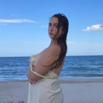 callmenova00 Kick profile