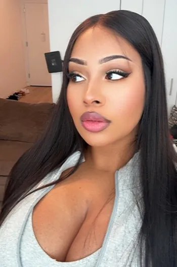 LeahLuxe Kick profile
